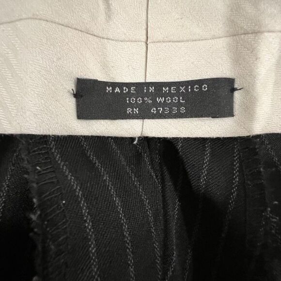 Jones New York Black Pinstripe Wool Men's 2pc Jacket Trousers Pants Suit 42L - Picture 10 of 10